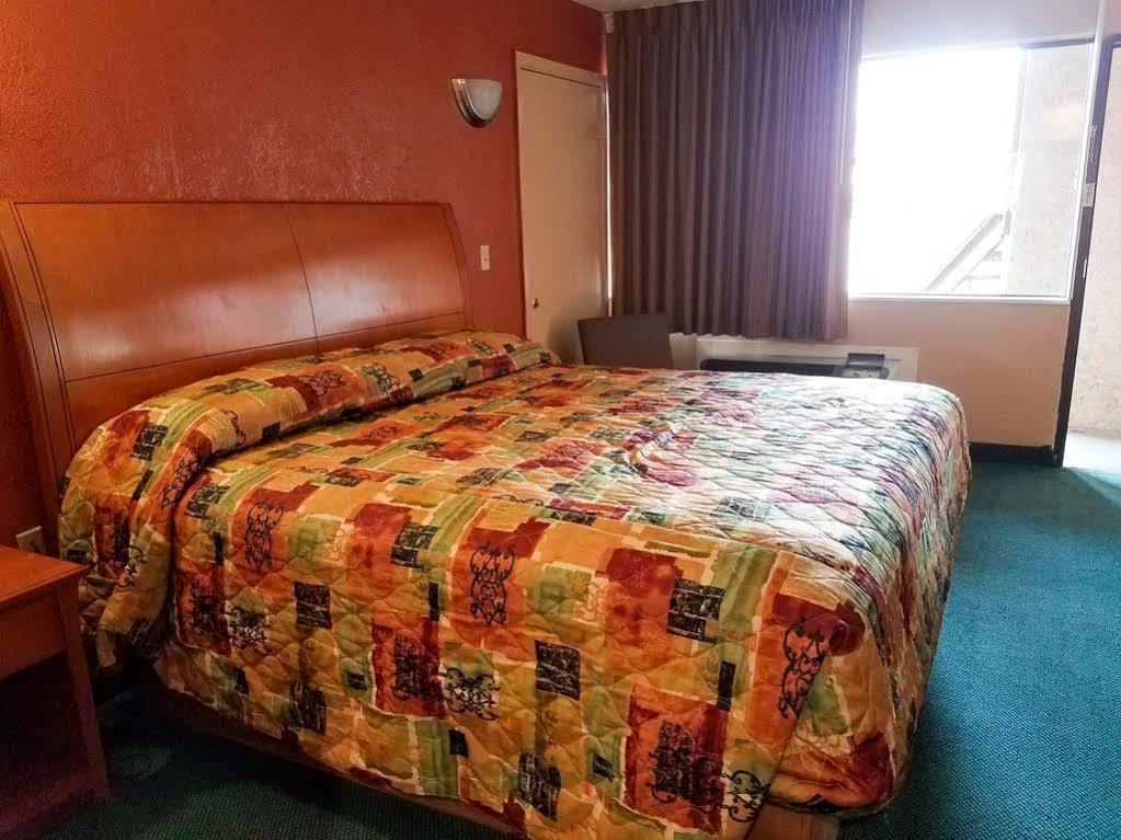 Oyo Hotel Groesbeck Εξωτερικό φωτογραφία