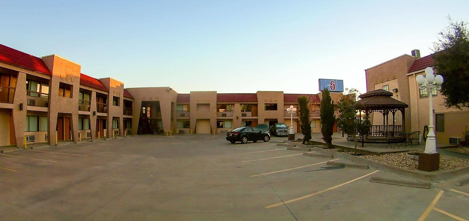 Oyo Hotel Groesbeck Εξωτερικό φωτογραφία