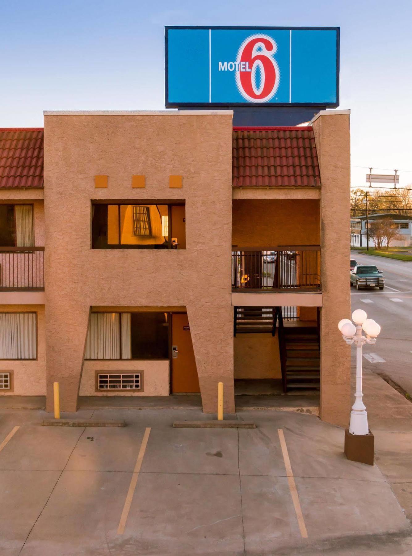 Oyo Hotel Groesbeck Εξωτερικό φωτογραφία